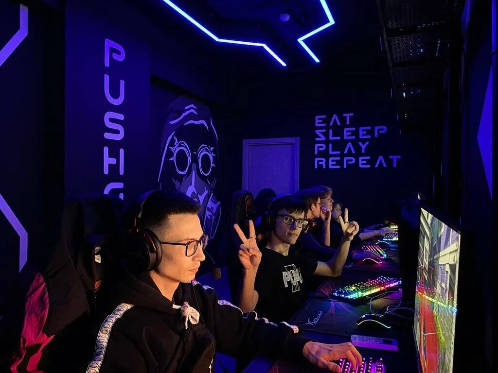 компьютерный клуб в кургане 6 микрорайон. компьютерный клуб pushgang, москва. фотозона по киберспорту. компьютерный клуб pushgang, москва. аватар для стандофф 2 киберспорт.