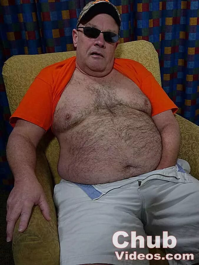 Chubby daddy. Chub Bear James Duke большие яйца.. Старый мужик с огромными яйцами.