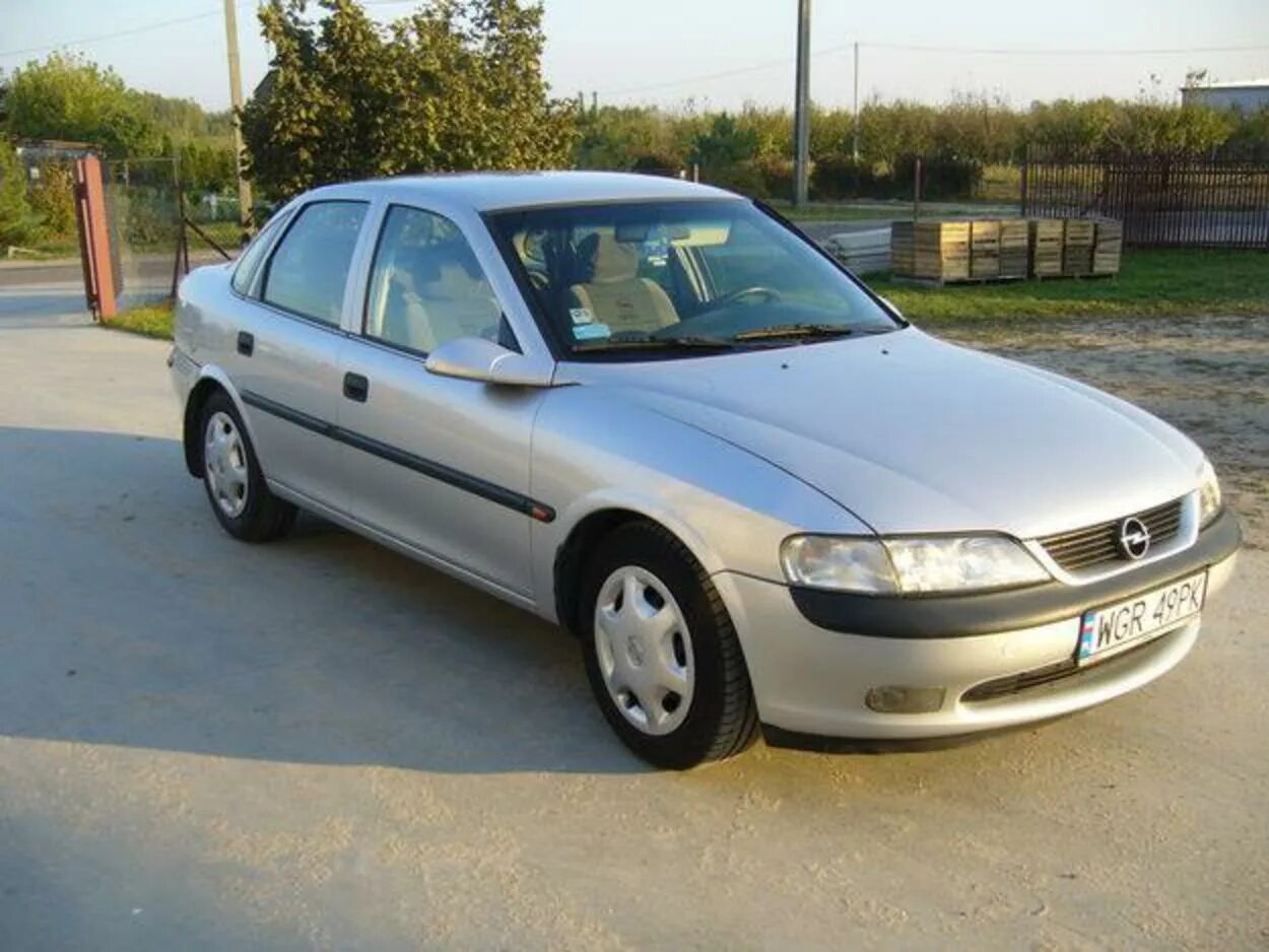 Опель вектра б 1 и 8. Opel Vectra 1.8. Опель Вектра 1 8 16v. Opel Vectra 1.8 i. Опель Вектра 1.8 2001.