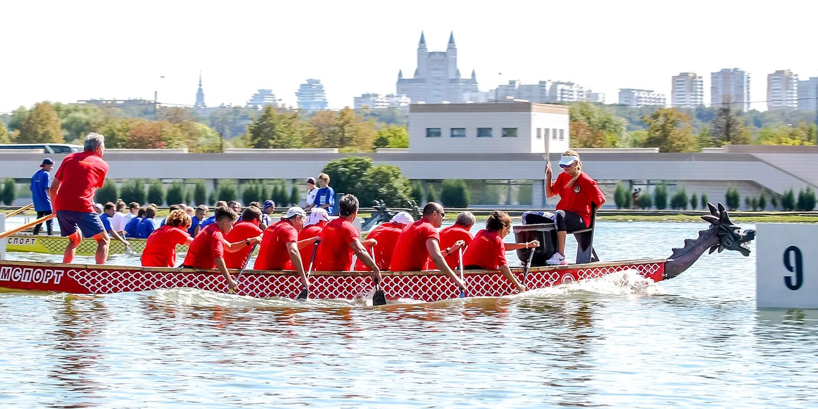 Гребля в москве. Лодка класса дракон. Соревнования на лодках. Лодка дракон гребля. Лодки для соревнований по гребле.