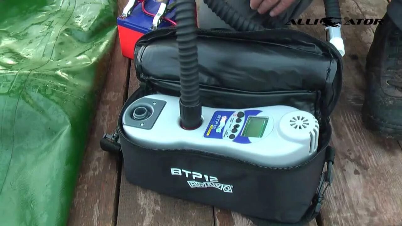 Насос браво bp12. Лодки пвх bravo. Насосы втр-12 для накачивания лодок из пвх. Электрический насос bravo bst 12 batt. Китайский двухкамерный насос для накачки лодки пвх 12 вольт.
