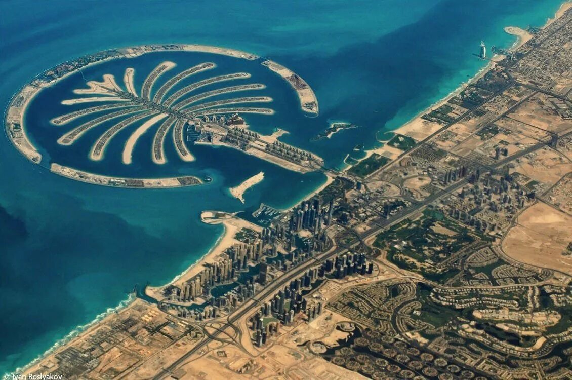 Дубай сверху. Дубай остров Пальма Джумейра. Искусственный остров Пальма Джумейра. Искусственный остров Пальма Джумейра в ОАЭ. Пальмира Дубай.