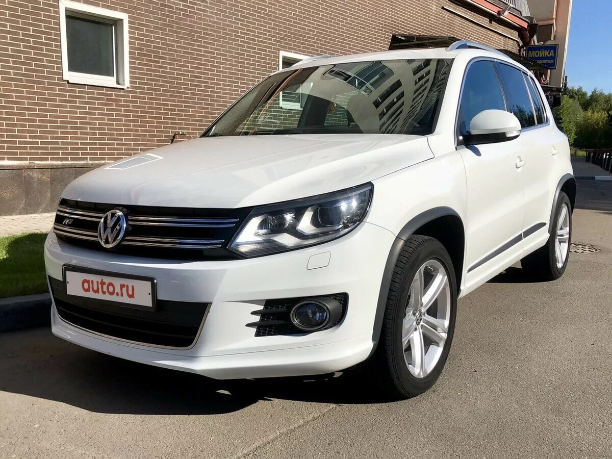 Фольксваген Тигуан 2014 белый. Фольксваген Тигуан Рестайлинг 2014. Volkswagen Tiguan 2.0 Рестайлинг. Фольксваген Тигуан 2014г. Volkswagen tiguan 2.0 at