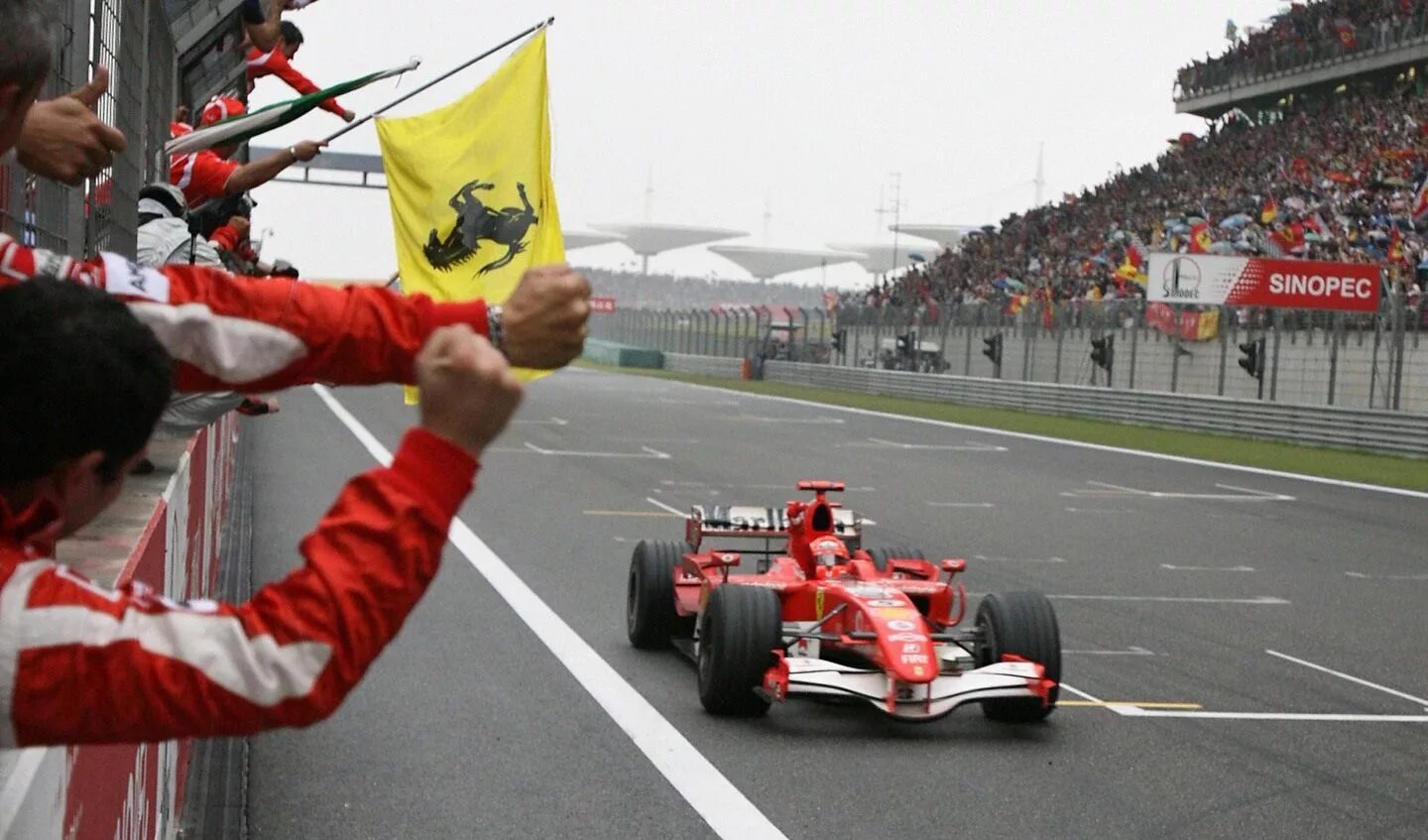 Формула 1 китай гонка. Ferrari f1 Michael Schumacher win. Михаэль Шумахер 2006. Михаэль Шумахер Ferrari f2004. Формула 1 Шумахер.