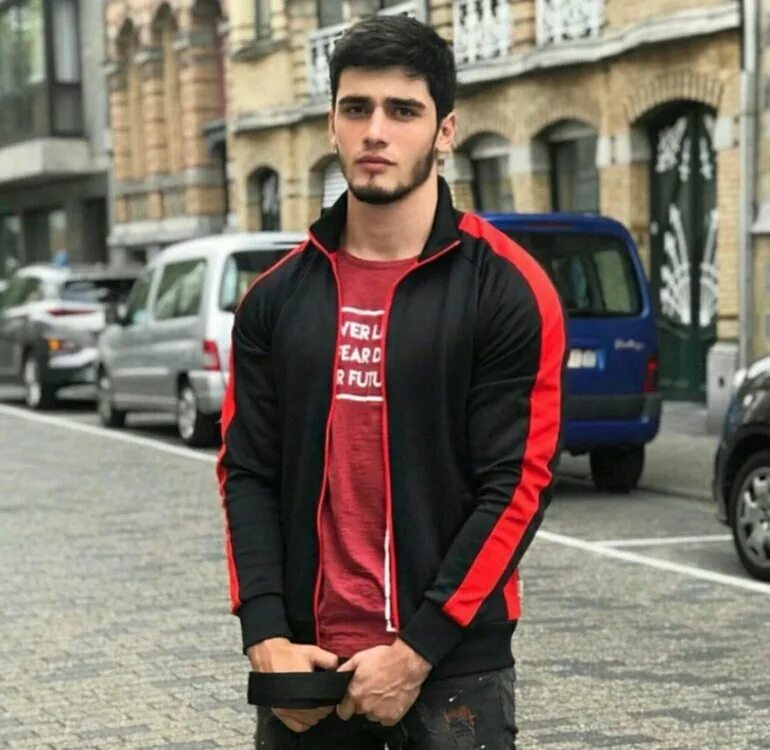 Спортивный костюм ахмад сила. Ахмед одежда. Ахмед одежда. Спортивный костюм ахмат сила. Ахмед i биография.