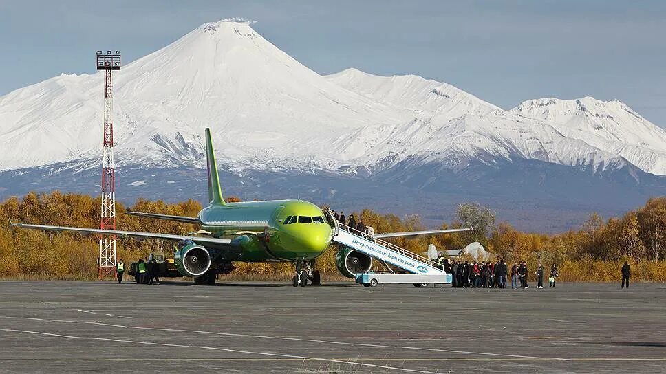 Сайт аэропорта петропавловск камчатский. Аэропорт Елизово Петропавловск-Камчатский. Аэродром Елизово Камчатка. Аэропорт Петропавловска на Камчатке. Петропавловск-Камчатский аэропорт 2022.