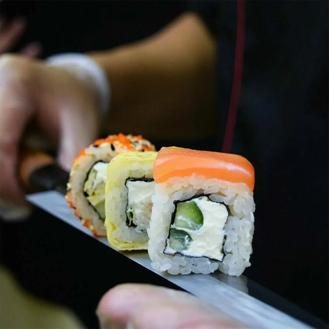 Голиаф клетня меню суши бар. Суши красноармейск. Яки паки роллы. Суши айфиш. Вкусные суши брянск.