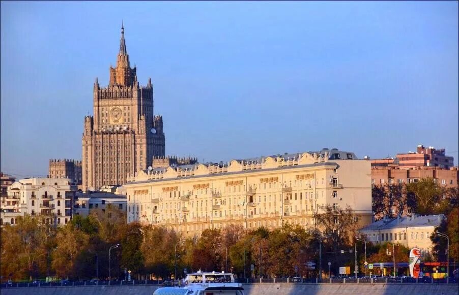 Москвасавинскаянабережная. Саввинская набережная Москва. Хамовники Саввинская набережная. Саввинская набережная 3