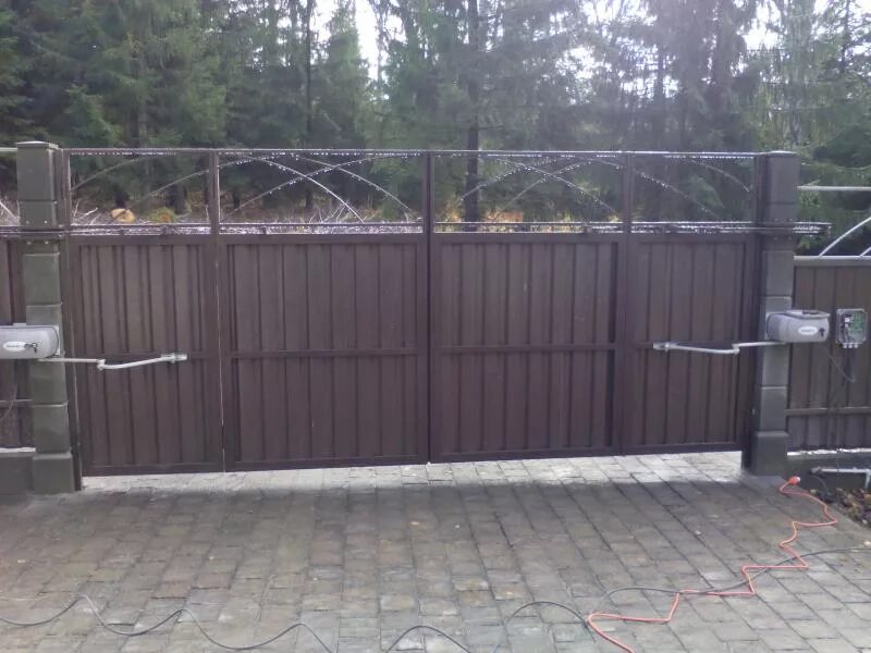 Складные ворота гармошка. Ворота гармошка дорхан. Ворота 8 метров гармошкой. Гармошка алютех bf73. Ворота гармошка дорхан.