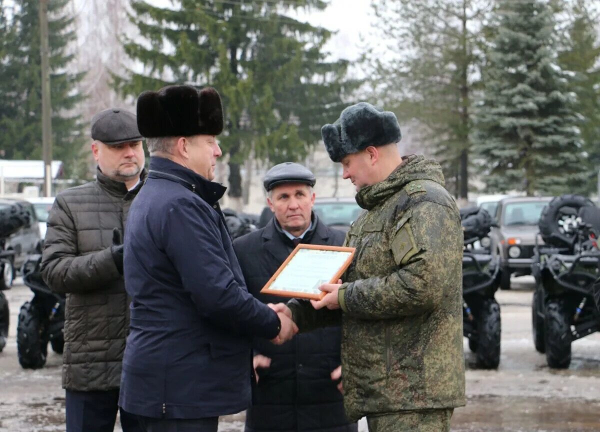 Брянские военные новости сегодня. Военная часть. Брянск Военная часть. . Прощание с военнослужащими Брянск. Вручение Нивы Брянск.