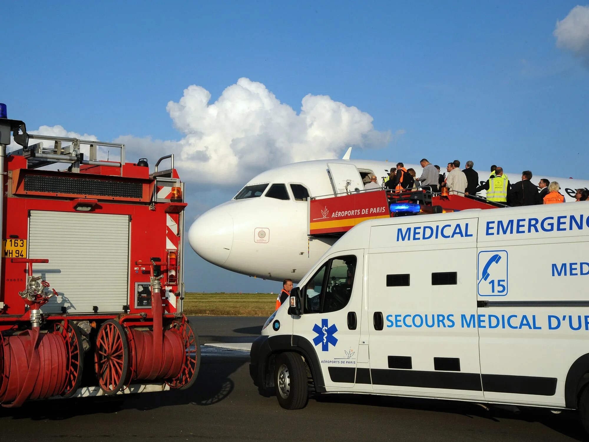 Ивл flight 60. Ивл флайт 60. Красивые медсестры. Air astana ambulance. Medical emergency in aviation.
