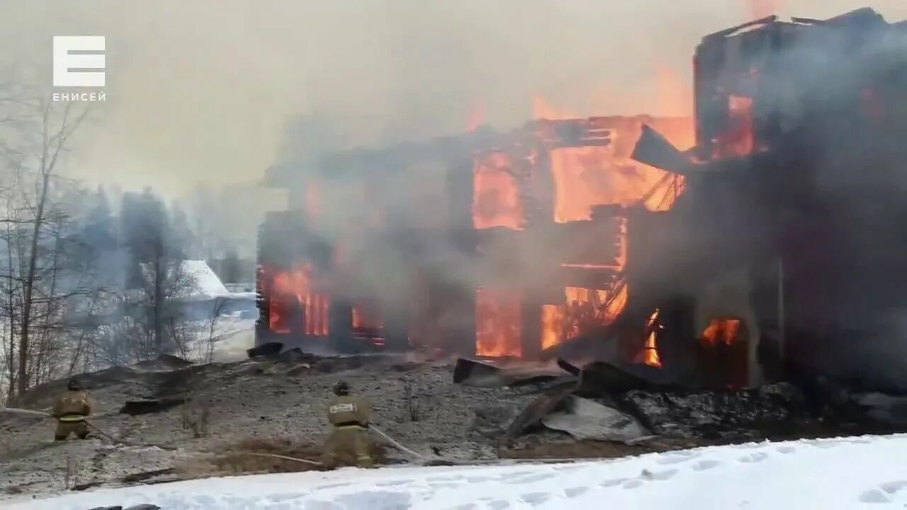 Погода мотыгино красноярский край на 10. Пожар в Мотыгино. Мотыгино школа горит. Пожары в поселке Подюга. В Раздолинске пожар.