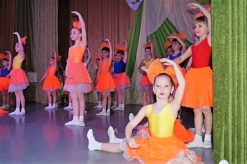 Дши пыть ях. Пыть ях школа искусств. танцы пыть-ях дудник. хореографический коллектив калейдоскоп пыть ях.
