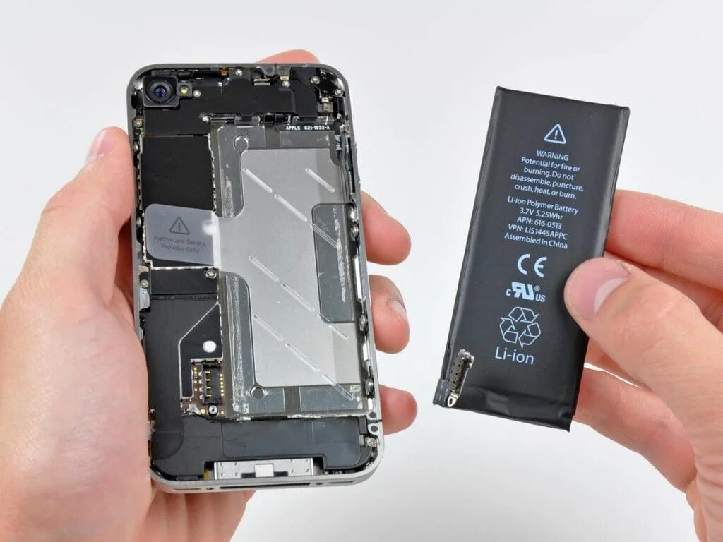 Автомобильный аккумулятор телефона. Iphone 4 Battery. Apple iphone 4s батарея. Iphone 4 батарейка. Аккумулятор для iphone 4s.