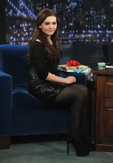 Fashionable Legs: Abigail Breslin.