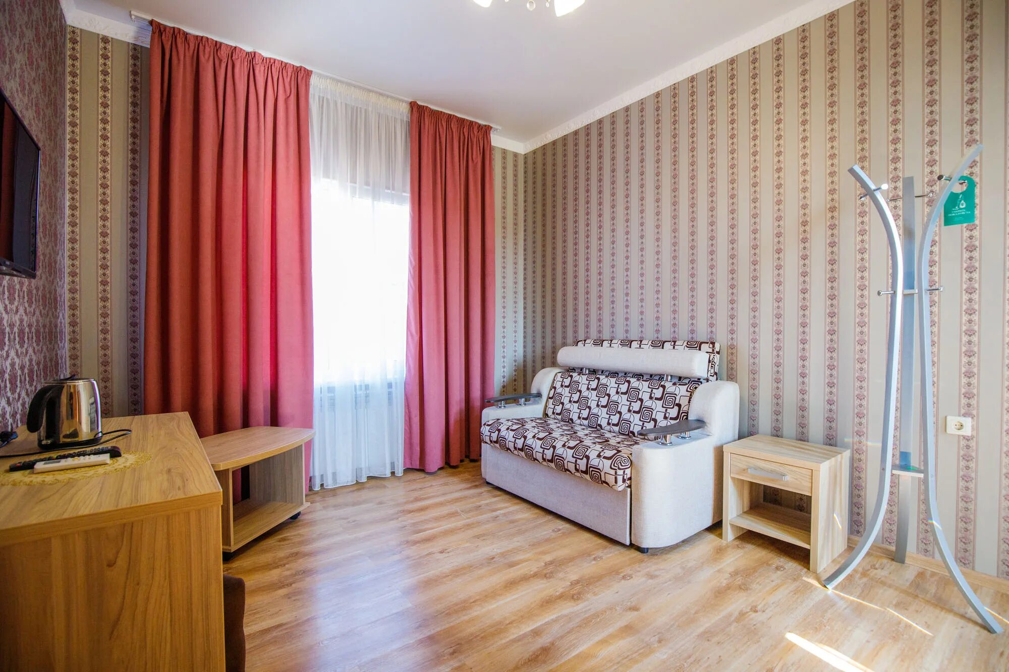 апартаменты сочи. сочи адлер апартаменты. однокомнатная квартира с видом на море. сочи адлер апартаменты. адлер чкалова далеко ли от аллейной 11.