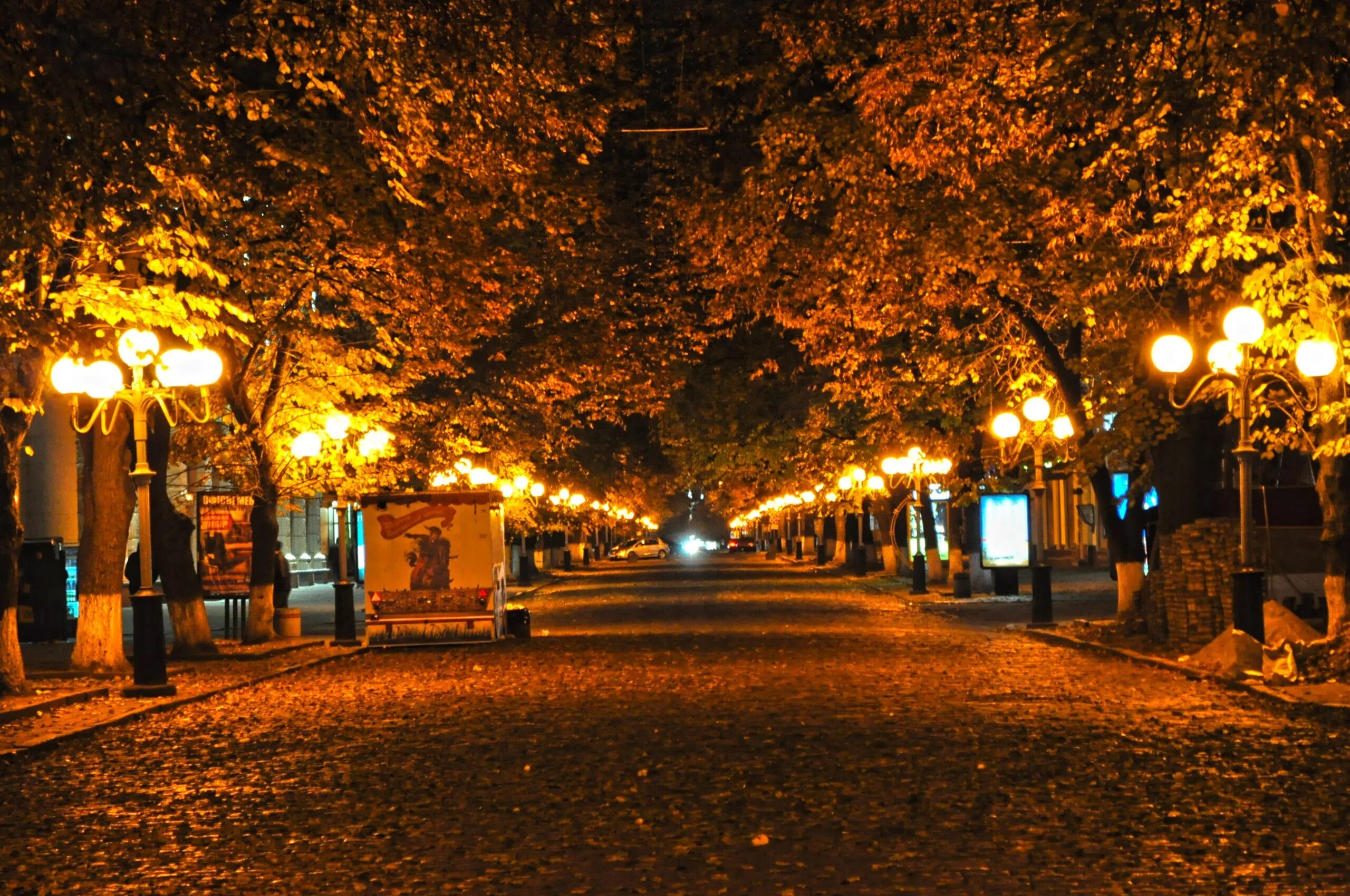 Одесский вечер. Осенний вечер в городе. Осенняя ночь в городе. Осень в городе. Ночной осенний город.