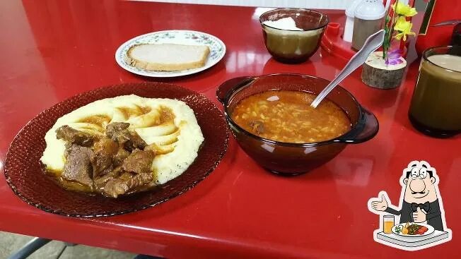 Интерьер ресторана ярких цветов. Ресторан отрада пятницкое. Ресторан отрада лесной отрада. Цветовые интерьеры ресторанов. Кафе отрада.