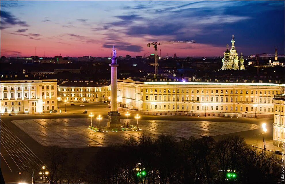 Санкт-Петербург. Санкт-Петербург, Sankt-Peterburg. Дворцовая площадь в Санкт-Петербурге. Дворцовая площадь ночью.