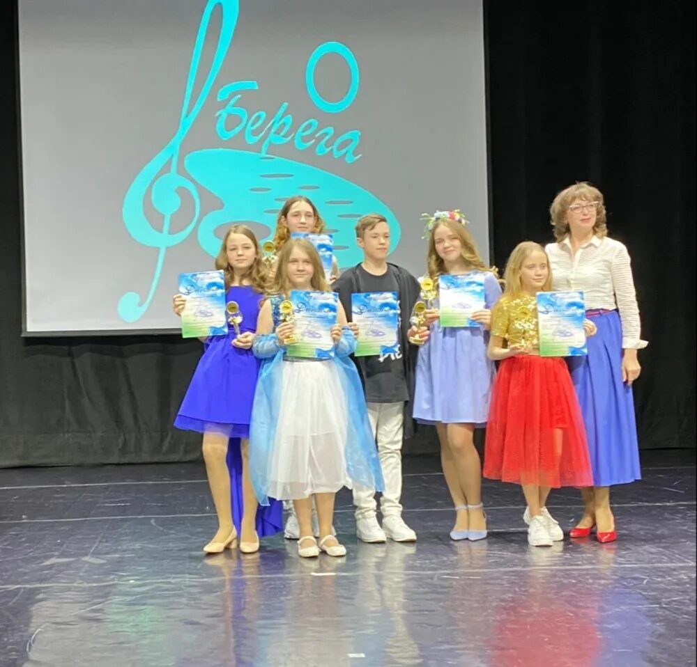 Вокальный дебют. Тополя для вокального ансамбля. Ансамбль дебют самара сауле. Вокальный дебют. Вокальный дебют.