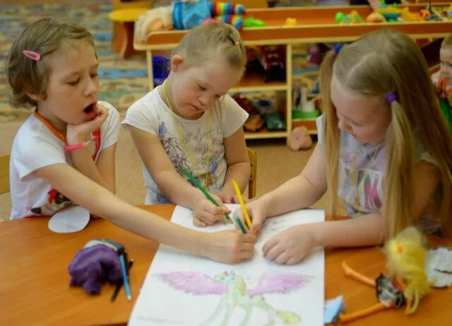 Инклюзивная работа в детском саду. Инклюзивное образование в детском саду. Инклюзивный детский сад. Работа с инклюзивными детьми в детском саду. Инклюзивная работа в детском саду.