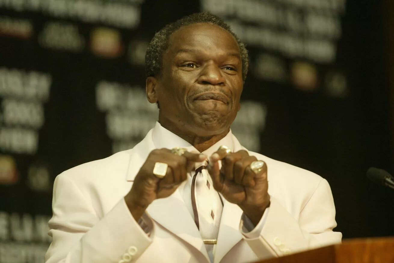 Show yet. Флойд старший. Отец Флойда Мейвезера. Мейвезер старший. Floyd Mayweather SR.