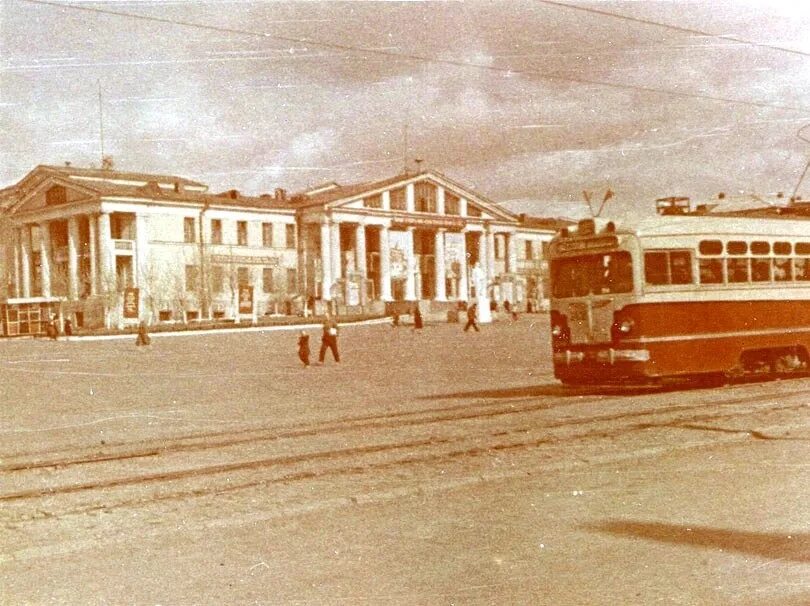Старый эльмаш екатеринбург. Старый свердловск эльмаш. Эльмаш 90е. Старый эльмаш. Свердловск эльмаш.