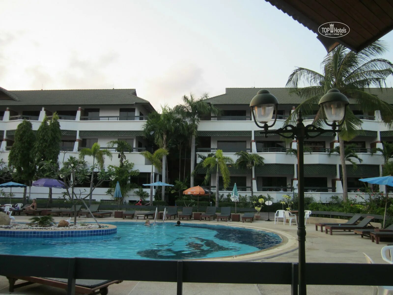 Джомтьен палас паттайя. Grand jomtien palace 3 таиланд паттайя. Гранд джомтьен палас. Grand jomtien отзывы. Grand jomtien palace hotel 3.