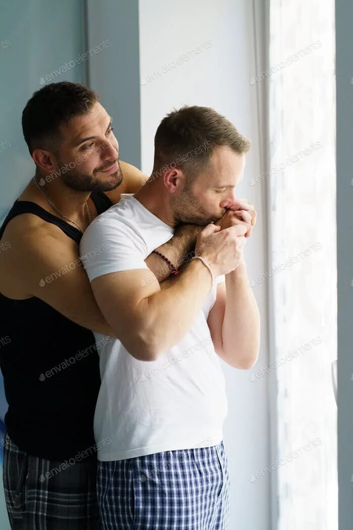 Mating men. Mating men