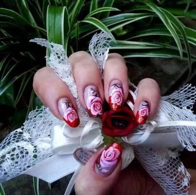 Мастер дизайну ногтей. Розы на ногтях. Маникюр с розочками. Ногти с цветами.