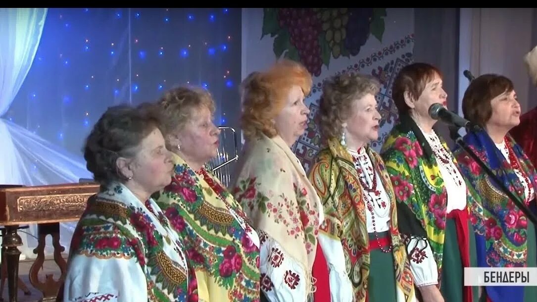 Червона калина песня. Украинские песни червона калина. Песня червона калина украинская. Хор червона калина ростов. Украинские песни червона калина.