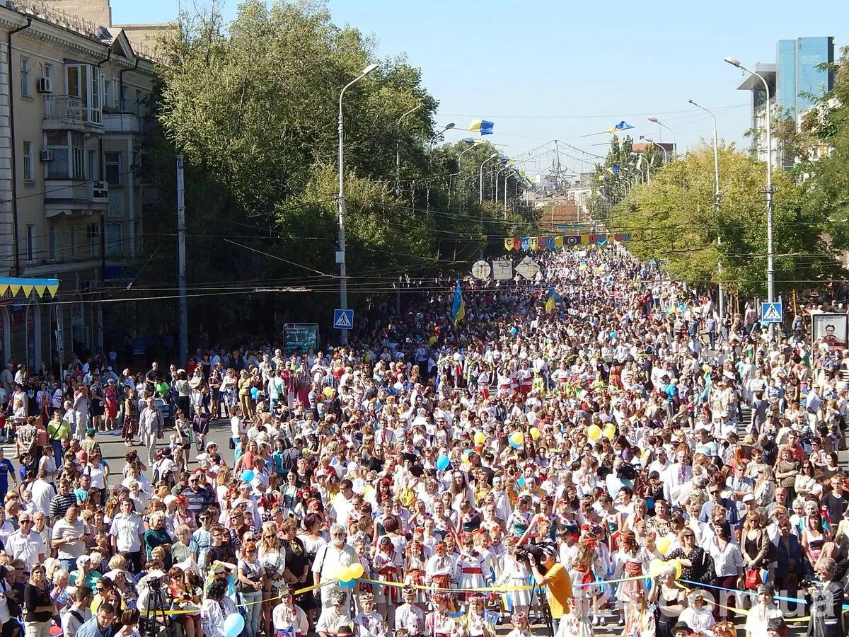 День города мариуполь. Население мариуполя сейчас. 20 дней в мариуполе. 20 дней в мариуполе. Мариуполь сегодня.