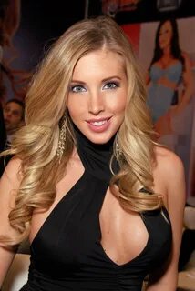 Файл:Samantha Saint 2012.jpg. 