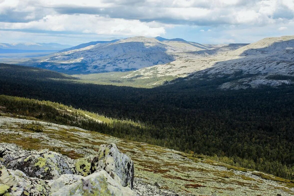 горная система уральские горы на карте. уральские горы на физической карте россии. карта уральских гор географическая. иремель уральские горы. екатеринбург расположен на северном склоне уральских гор.