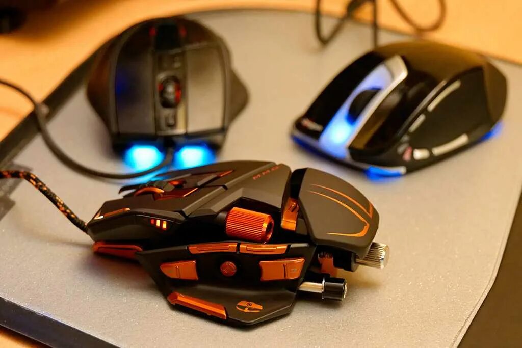 Райзен мышки. Мышка rat 7. Mad Catz mmo 7 Cyborg. Mad Catz rat mmo 7. Mad Catz r.a.t.7 mmo.