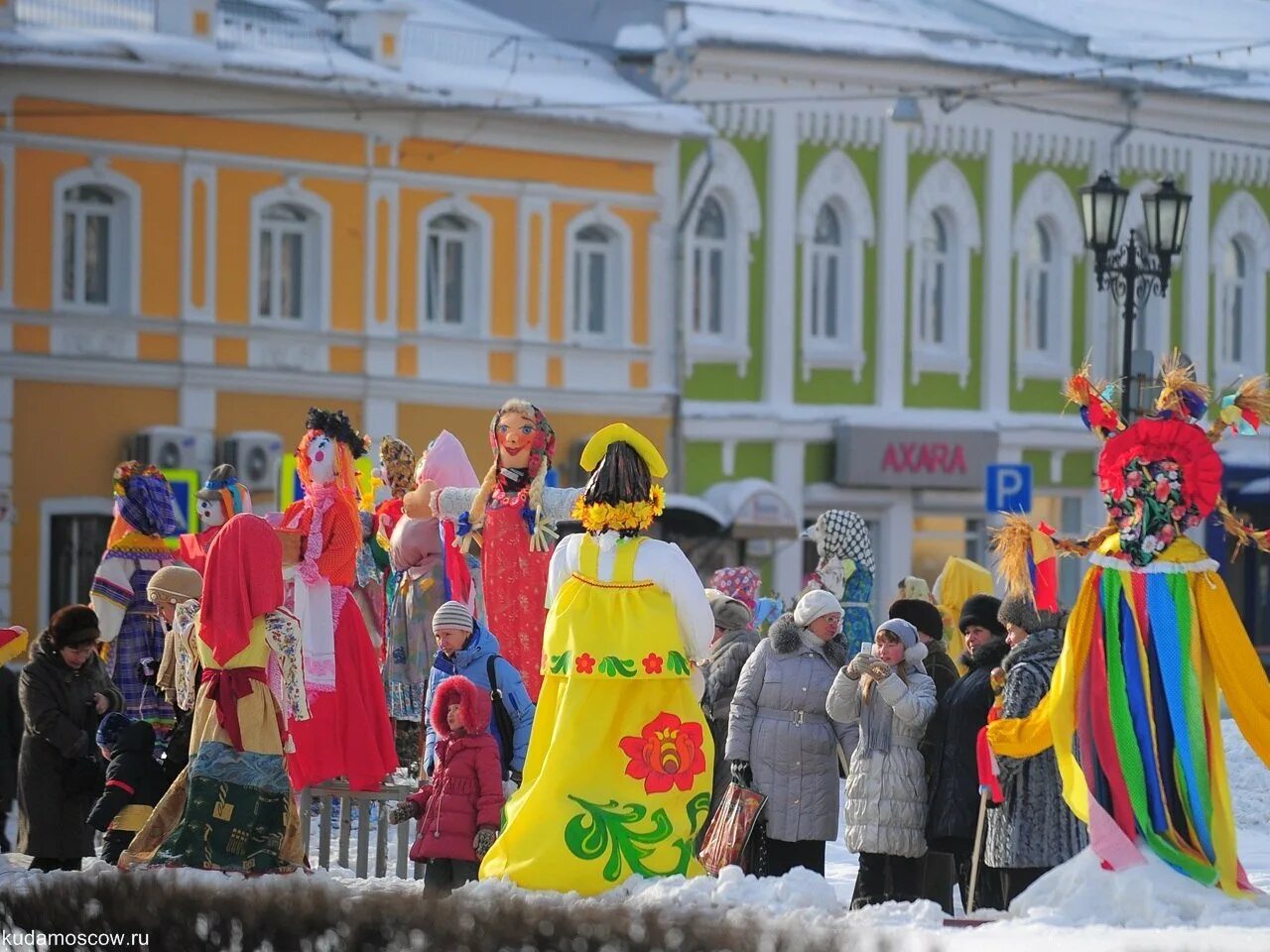 Куда пойти на масленицу в москве. Музей заповедник Царицыно масленичные гуляния. Масленичные гуляния в Москве. Фестиваль Масленица в Москве. Масленица на площади.