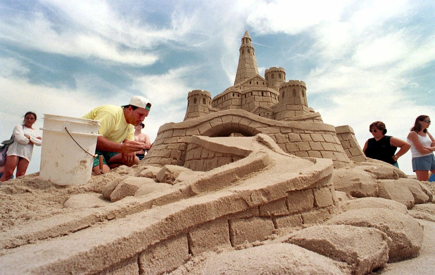Постройки из песка. Замок из песка. Город из песка. Интересные постройки из песка. Замок из песка дорама