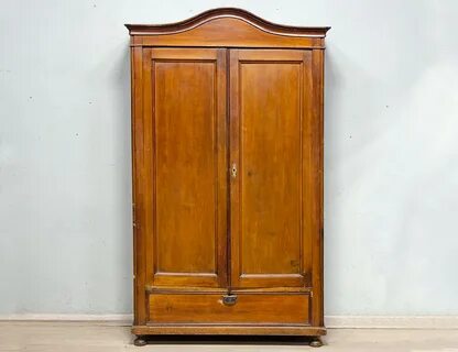 Платяной шкаф читать