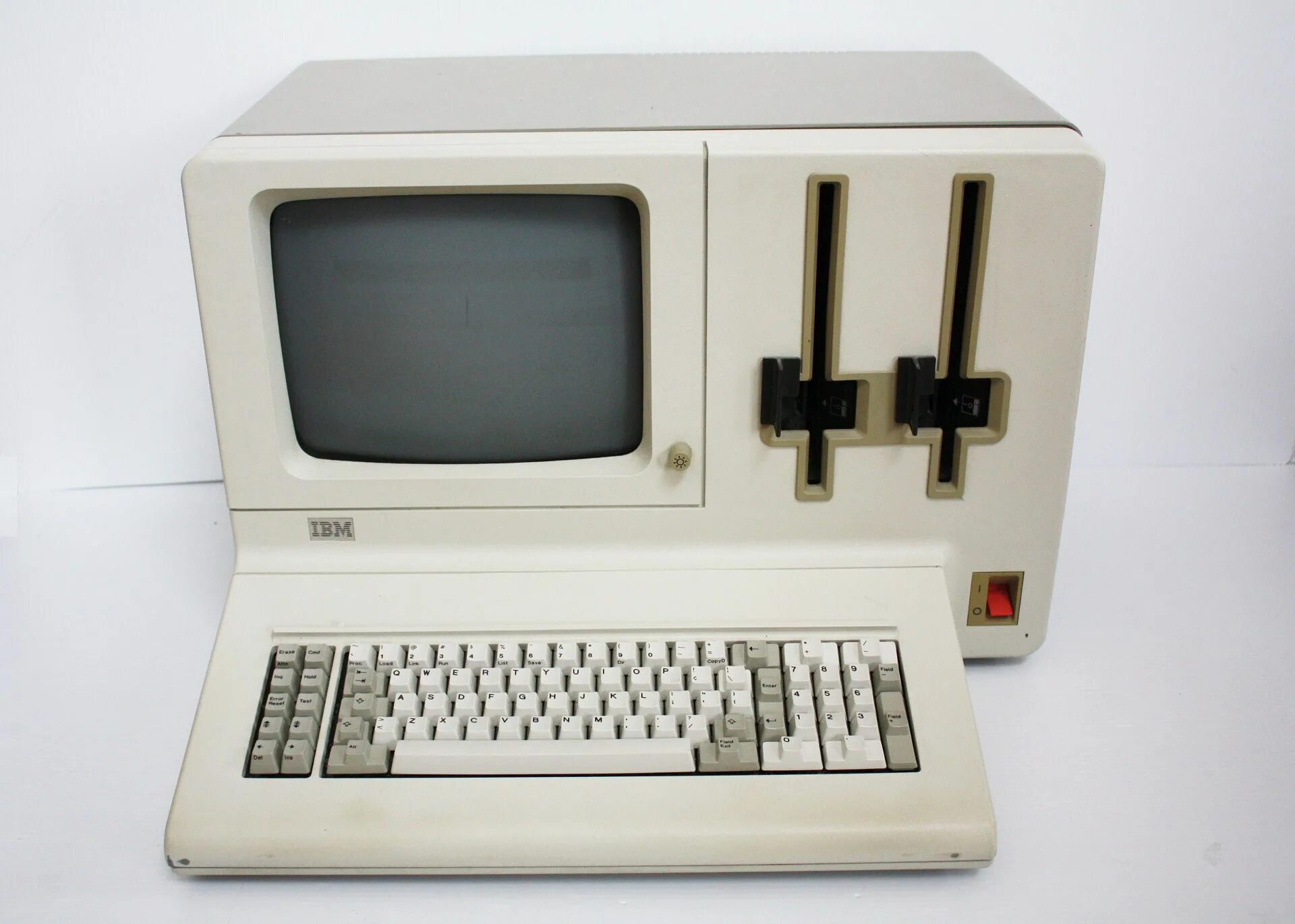 Old computer. Компьютер 23 IBM. IBM DATAMASTER. IBM 5120 1980. Компьютер IBM 285.