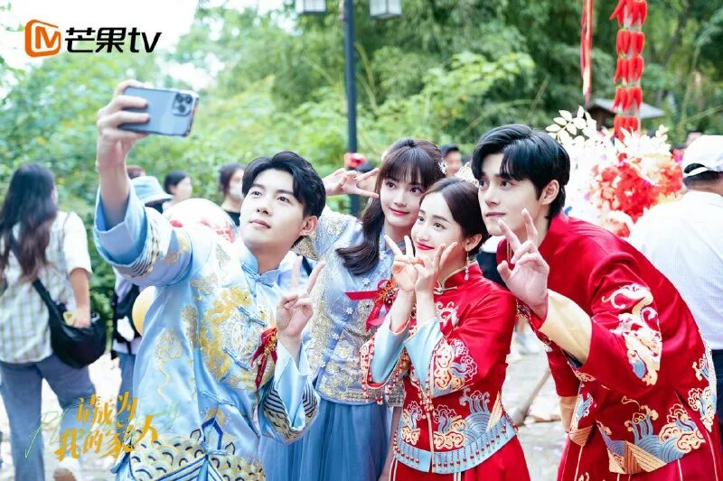 си цзиньпин и джеки чан. си цзиньпин винни. ким чен ын и си цзиньпин. си цзинь пинь и винни пуэ. президент китая ким чен ын.