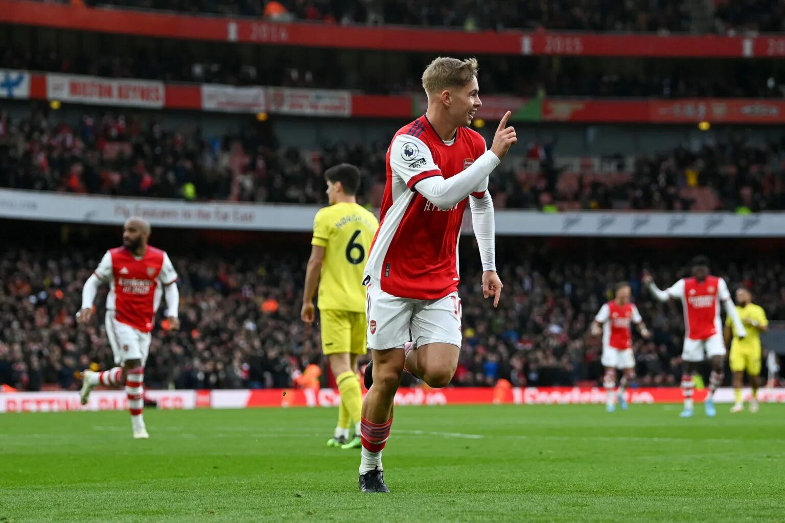 Прямая трансляция матча арсенал брентфорд. Брентфорд арсенал. brentford vs arsenal. tour-arsenal.