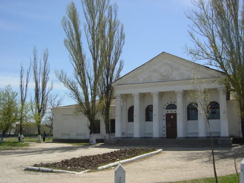 Погода крым кировский район село. Крым Кировский район с Журавки дом культуры. Село Журавки Кировский район Республика Крым. С Журавки Кировского района Республики Крым. Журавки Кировский район Крым.