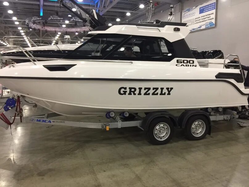 Катер гризли 600. Гризли 600 кабин унимог. Катер grizzly 600 cabin. Гризли 600 кабин. Катер гризли 660.