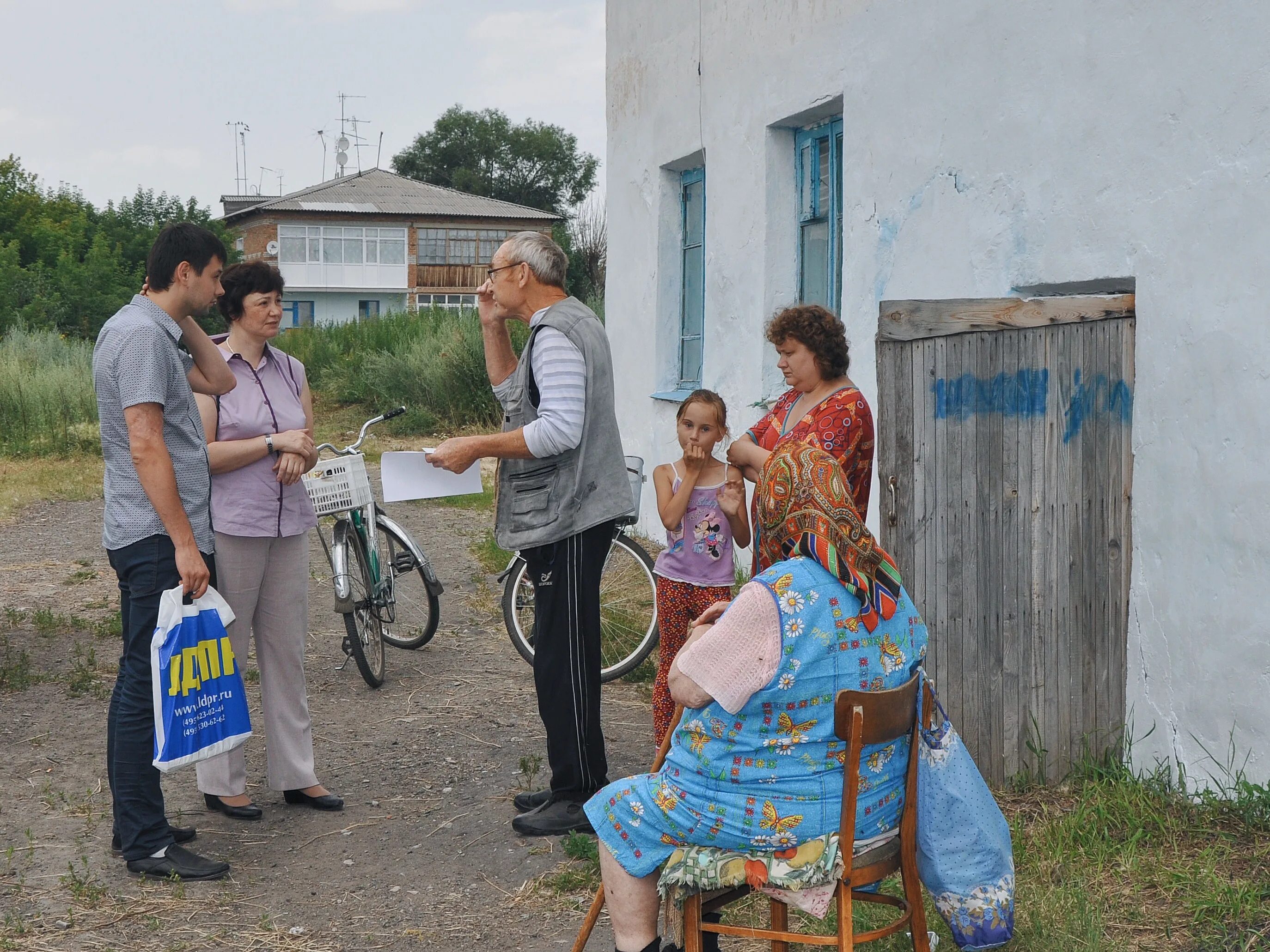 Село новопервомайское. Погода в с новопервомайское татарского. Памятник в с. Аш татарский праздник. Новопервомайское нсо.