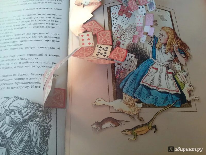 Кэрролл алиса в стране чудес читать краткое. Кэрролл приключения алисы в стране чудес обложка. льюис кэрролл приключения алисы в стране чудес. льюис кэрролл алиса в стране чудес первое издание. подарочное издание «приключения алисы в стране чудес» льюис кэрролл.