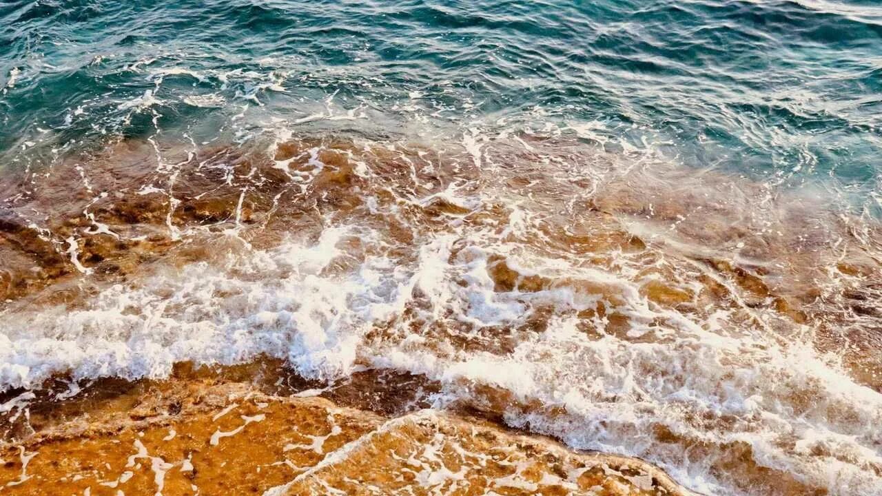 Волна пена берег. Море, волны. Морская пена. Морской прибой. Морская волна.
