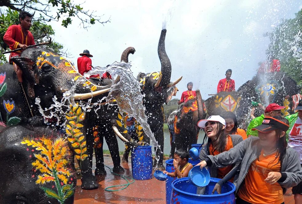 Тайский новый год на пхукете. Songkran (Сонгкран) в Таиланде. Сонгкран 2023. Сонгкран новый год в Тайланде. Сонгкран 2023 Пхукет Таиланд.