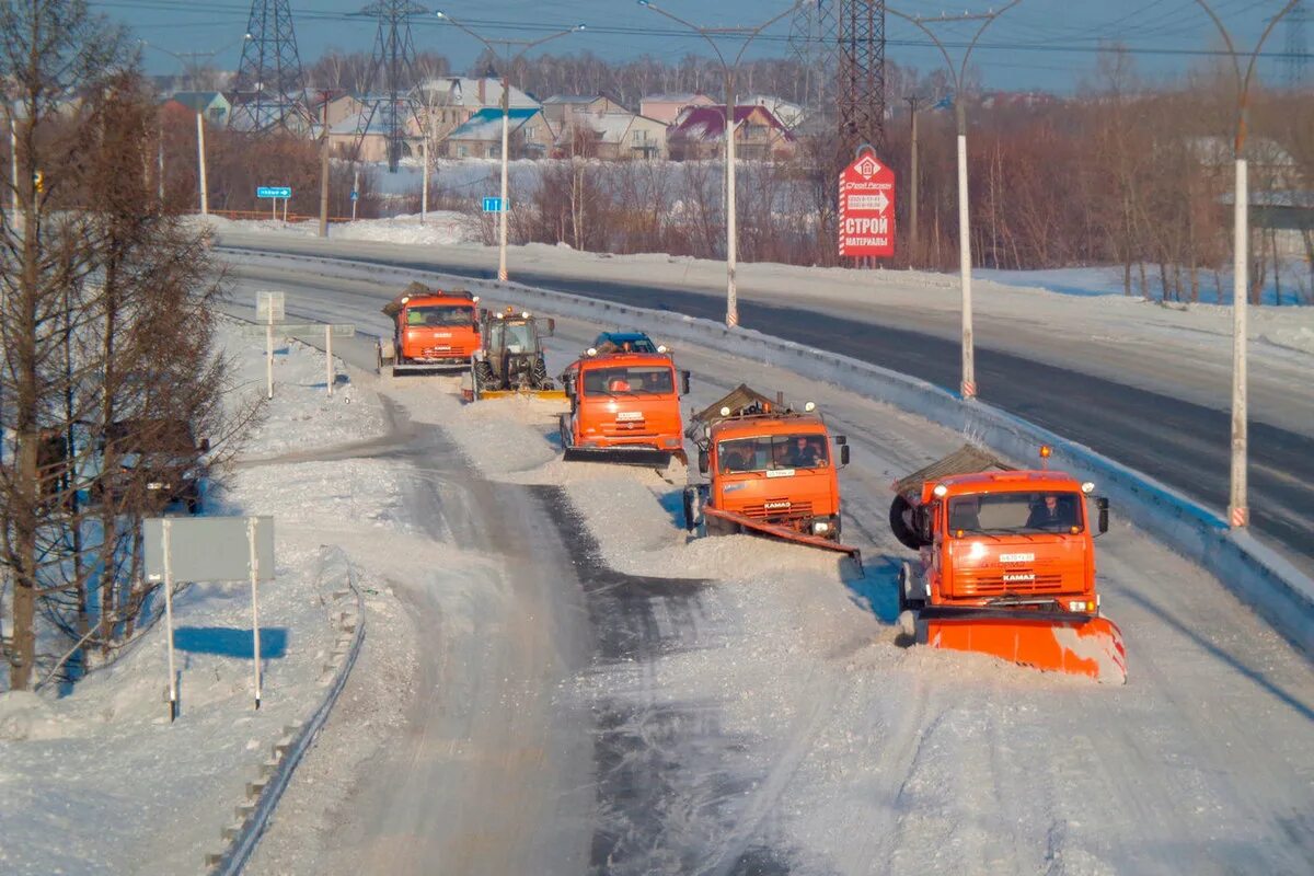 Дорожники карта. Дорожная служба. Снегоуборочная техника на дороге. Снегоуборщик на трассе. Машина дорожной службы.