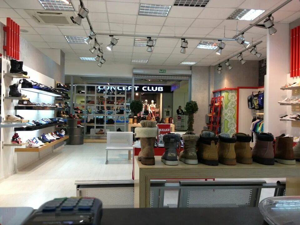 Footbox невский просп 81 фото FootBox Округ Озеро Долгое 1 tips dari 47 pengunjung