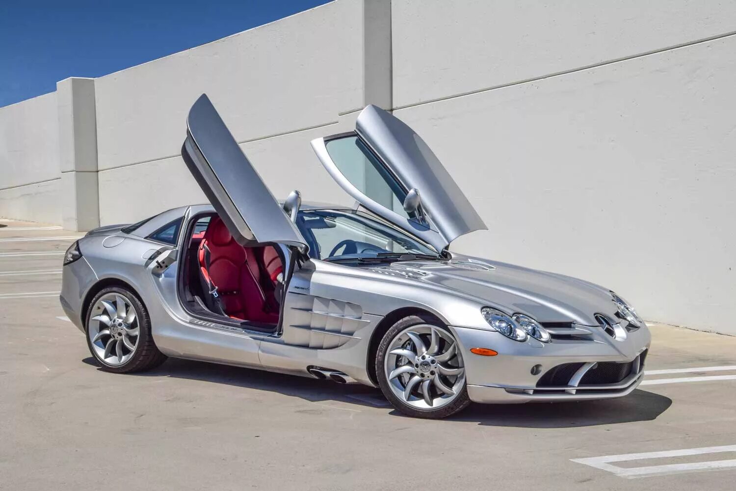 Мердес. Mercedes-Benz SLR MCLAREN. Мерседес SLR MCLAREN. Мерседес Бенц СЛР МС Ларен. Мерседес SLR MCLAREN 2018.